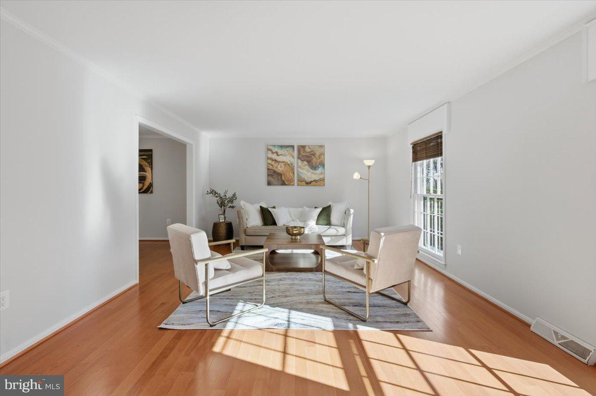 8924 Peoria Court Springfield, VA 22153 - Photo 9 of 46