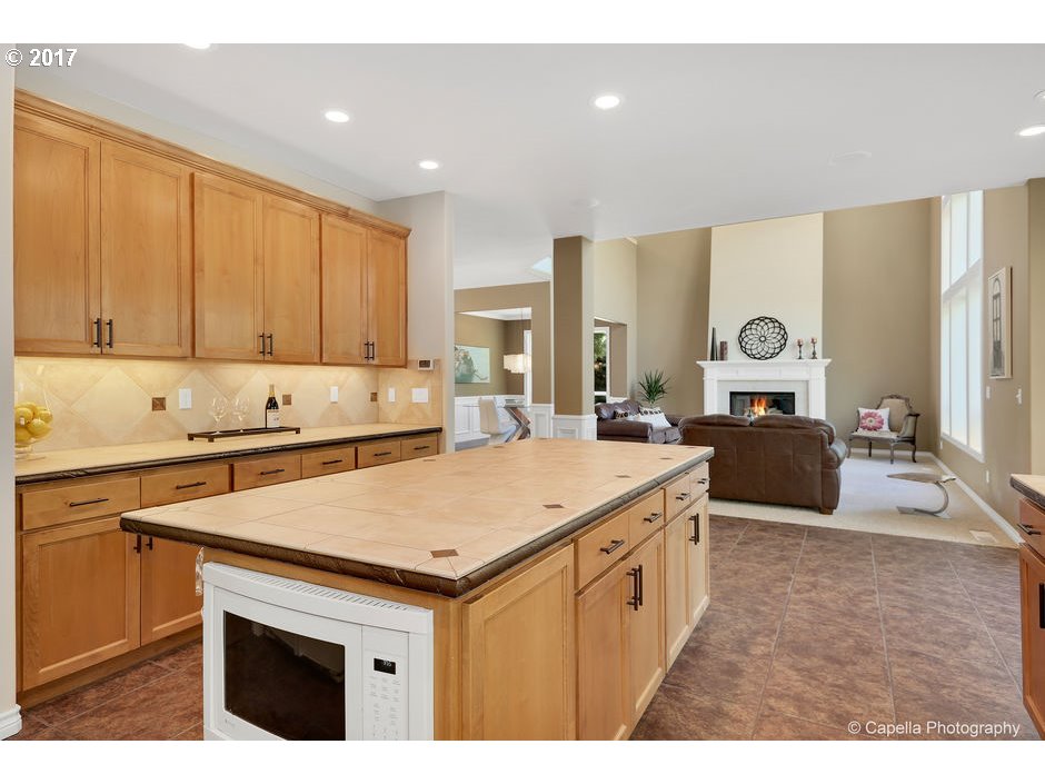 6250 Southwest Garden Home Road Portland, OR 97219 - Photo 11 of 32 Gallery Image 11