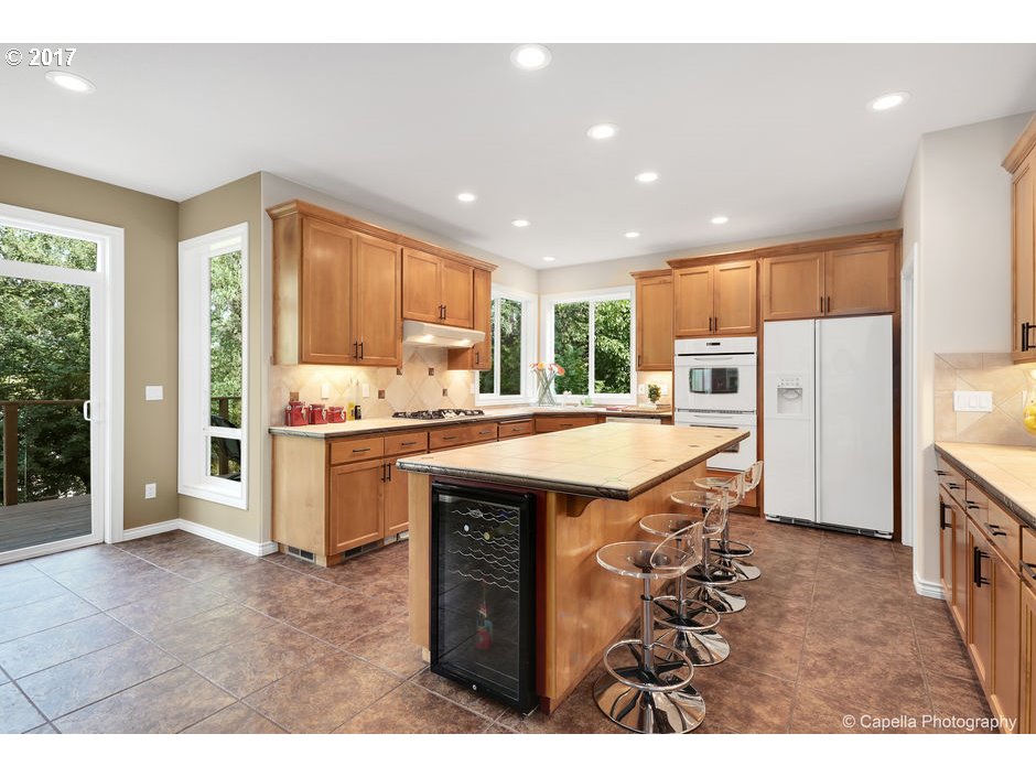 6250 Southwest Garden Home Road Portland, OR 97219 - Photo 8 of 32 Gallery Image 8