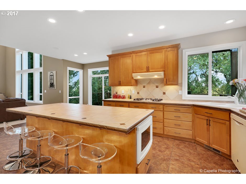 6250 Southwest Garden Home Road Portland, OR 97219 - Photo 10 of 32 Gallery Image 10