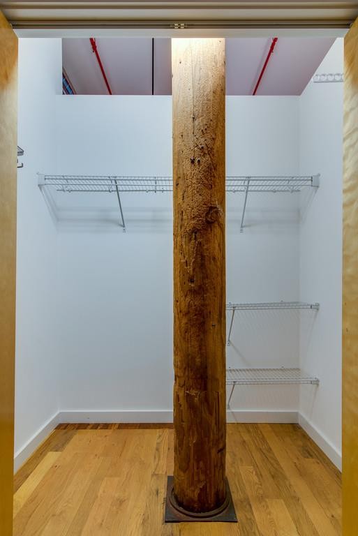 1350 Rosa L Parks Boulevard, Unit 239 Nashville, TN 37208 - Photo 14 of 23 a bathroom with a bathtub