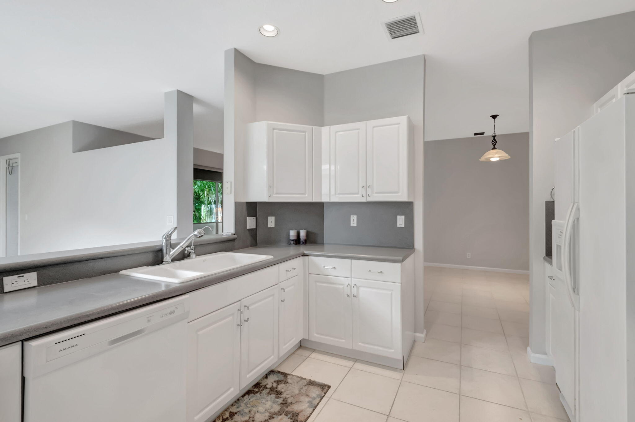 5916 Seashell Terrace Boynton Beach, FL 33437 - Photo 28 of 81 Kitchen