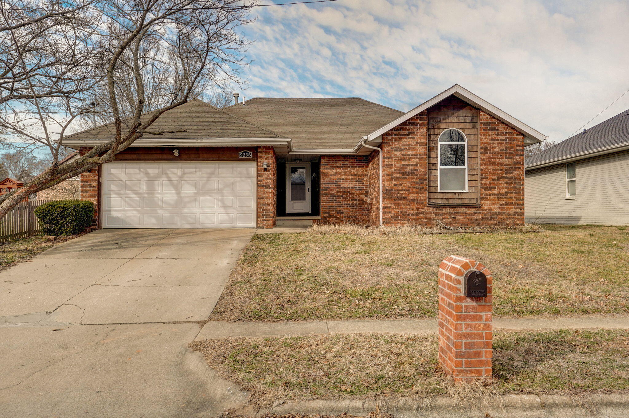 2355 East Harrison Street Springfield, MO 65802 - Photo 1 of 1 2355 E Harrison St-31
