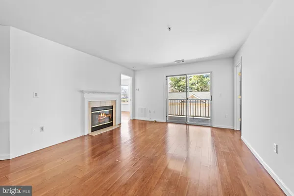 $2,400 | 11804 Eton Manor Drive, Unit 201, Germantown, MD 20876