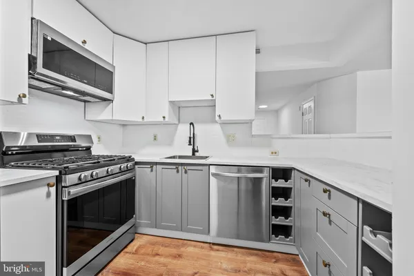 $2,400 | 11804 Eton Manor Drive, Unit 201, Germantown, MD 20876