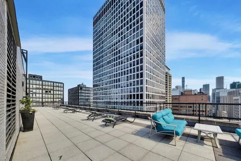 $160,000 | 253 East Delaware Place, Unit 12E, Chicago, IL 60611