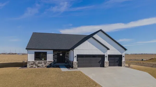 $765,000 | 1250 Silver Oak Circle, Normal, IL 61761