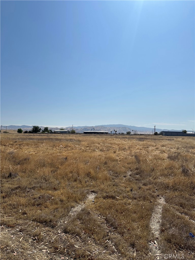 0 Cosmo Street Bakersfield, CA 93306 - Photo 5 of 10 a view of an ocean