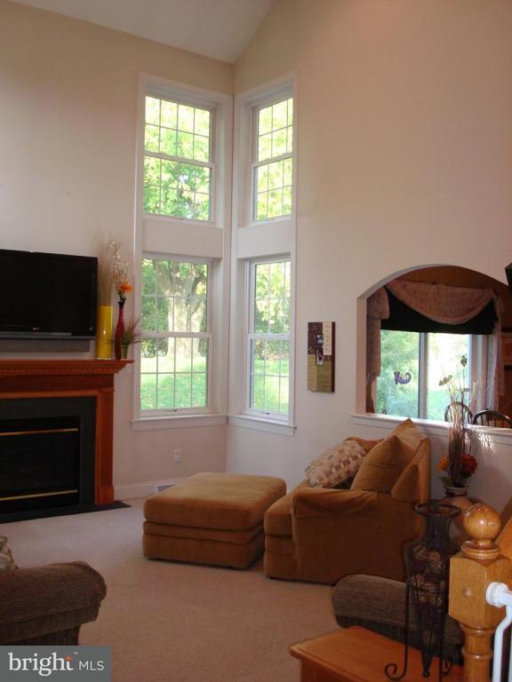 13 Windsor Lane Lititz, PA 17543 - Photo 3 of 36