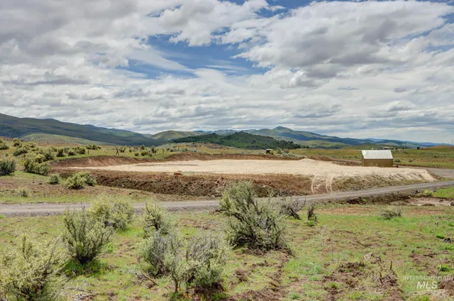 $300,000 | 20750 Sweet Ola Highway, Ola, ID 83657