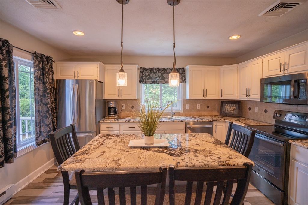 305 Scadding Street Taunton, MA 02780 - Photo 9 of 38