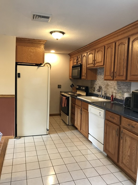 23 Reedstone Avenue Chicopee, MA 01020 - Photo 7 of 22 Gallery Image 7
