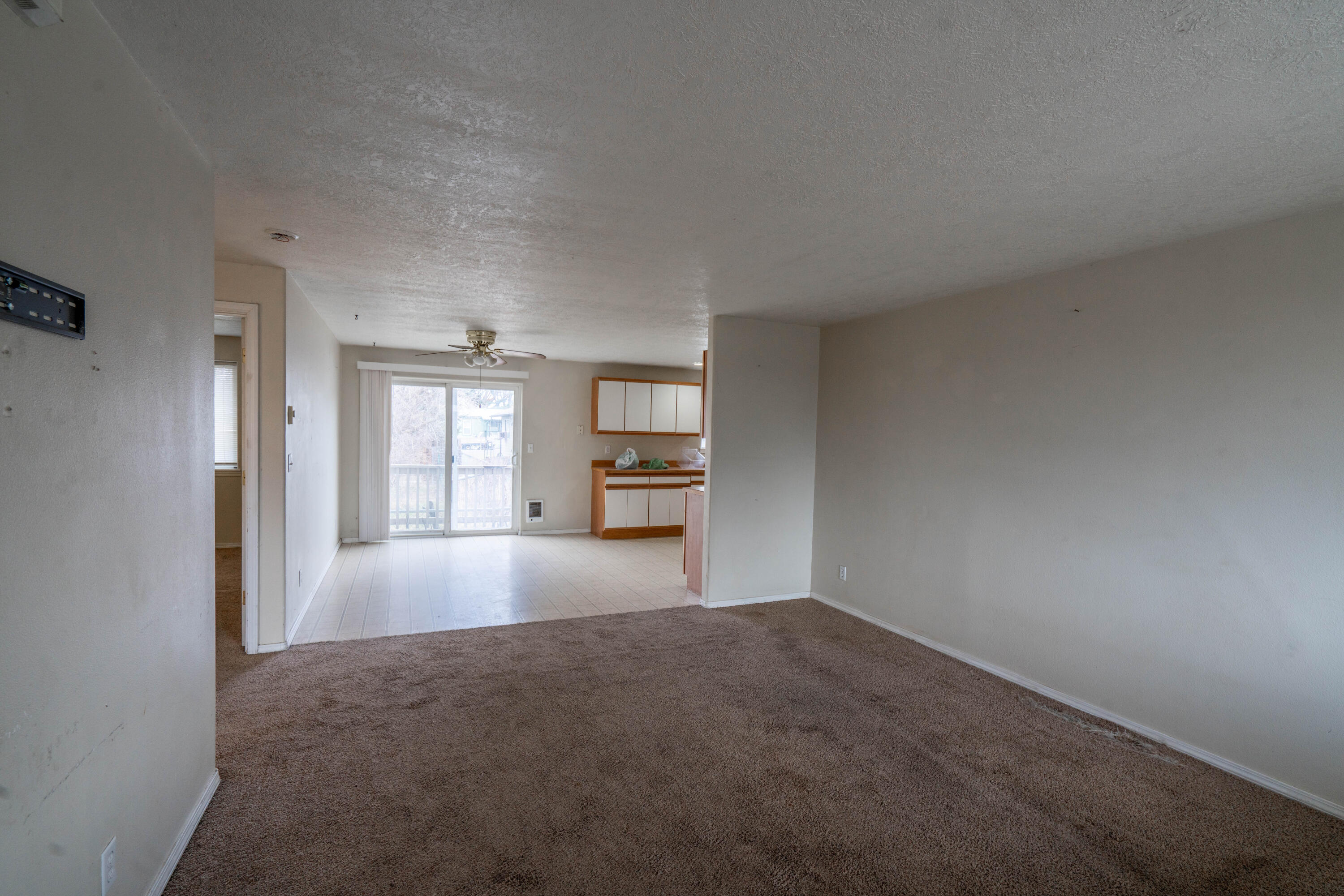935 Northwest Cains Road Prineville, OR 97754 - Photo 4 of 24 04