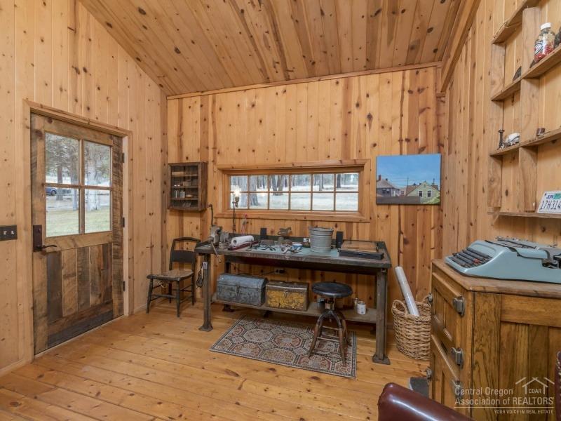 17550 Wilt Road Sisters, OR 97759 - Photo 13 of 25 Additional Photo