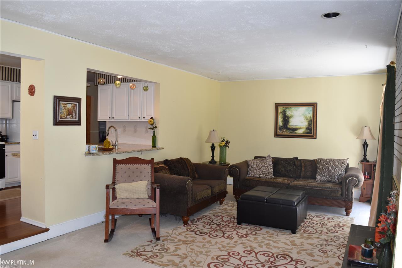 47040 Barbara Road Macomb, MI 48044 - Photo 10 of 32
