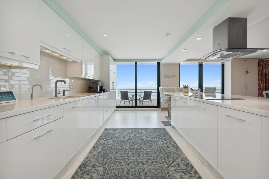 1400 South Ocean Boulevard, Unit N902 Boca Raton, FL 33432 - Photo 11 of 63 Kitchen