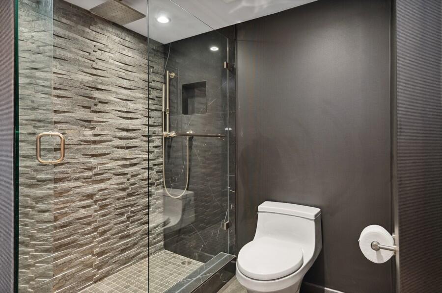 1400 South Ocean Boulevard, Unit N902 Boca Raton, FL 33432 - Photo 24 of 63 Guest Bath