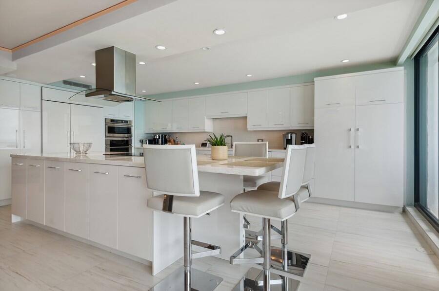 1400 South Ocean Boulevard, Unit N902 Boca Raton, FL 33432 - Photo 10 of 63 Kitchen