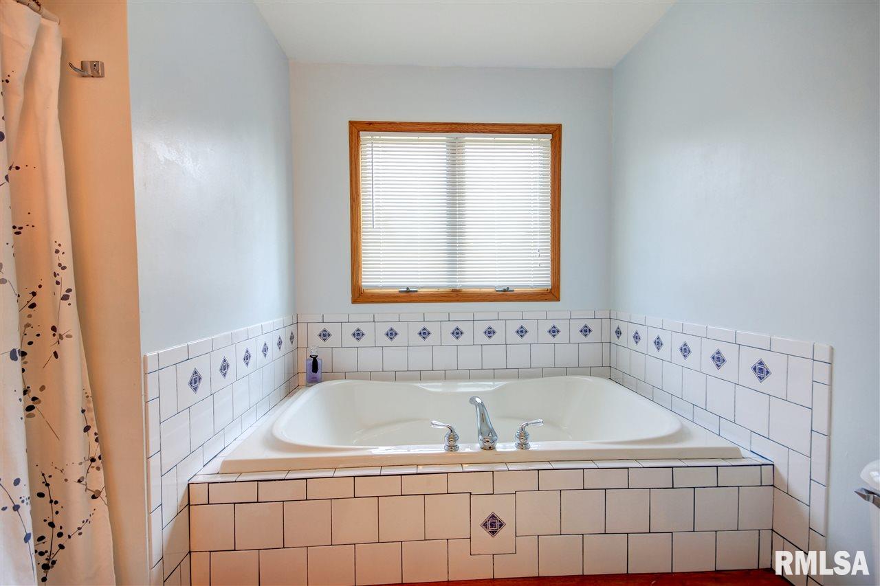 4109 Benjamin Drive Springfield, IL 62703 - Photo 23 of 36 Gallery Image 23