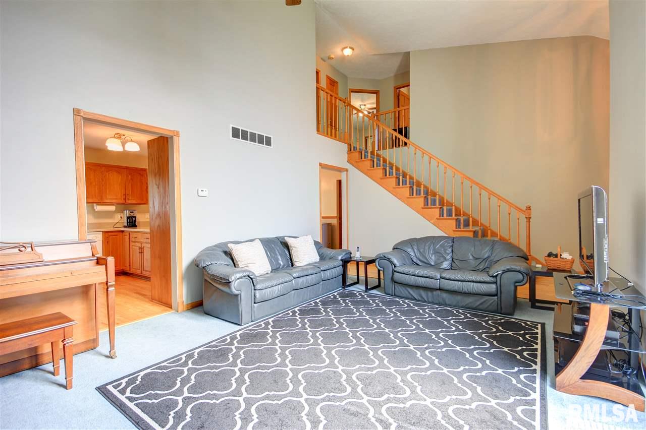 4109 Benjamin Drive Springfield, IL 62703 - Photo 3 of 36 Gallery Image 3