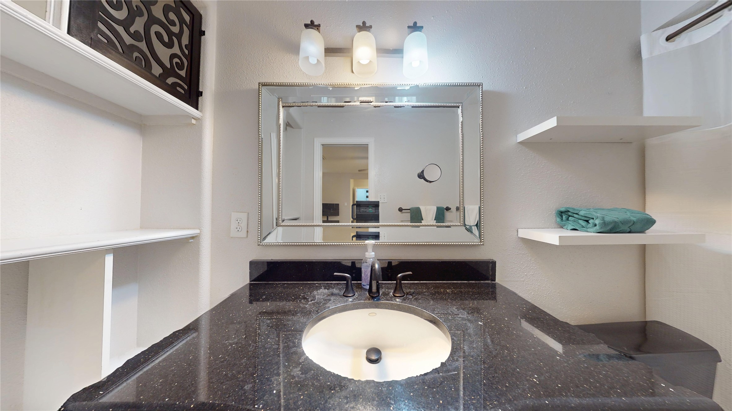 10429 Schaper Road Galveston, TX 77554 - Photo 13 of 31 Granite counter tops in bathroom