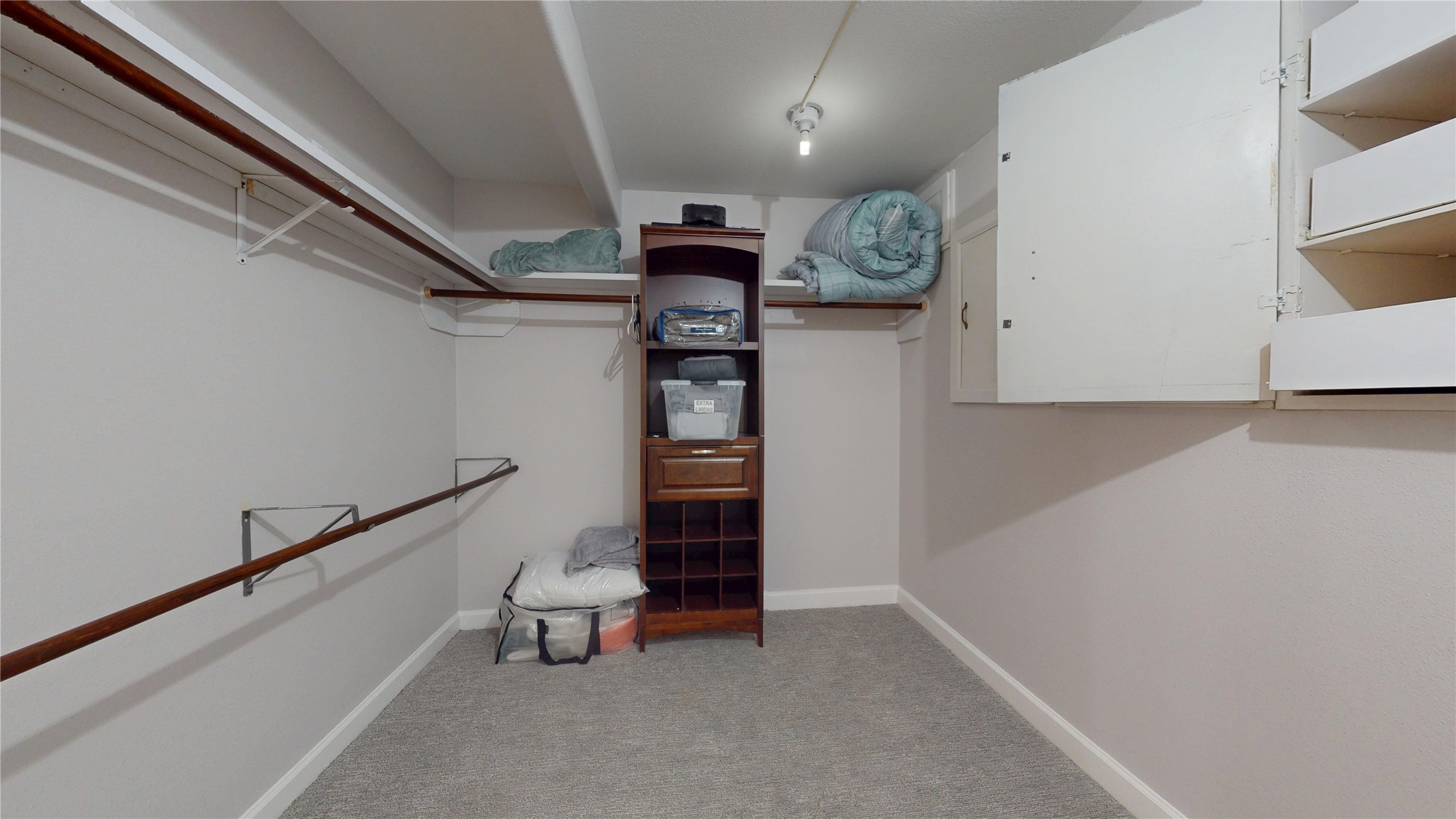 10429 Schaper Road Galveston, TX 77554 - Photo 24 of 31 Walk in closet