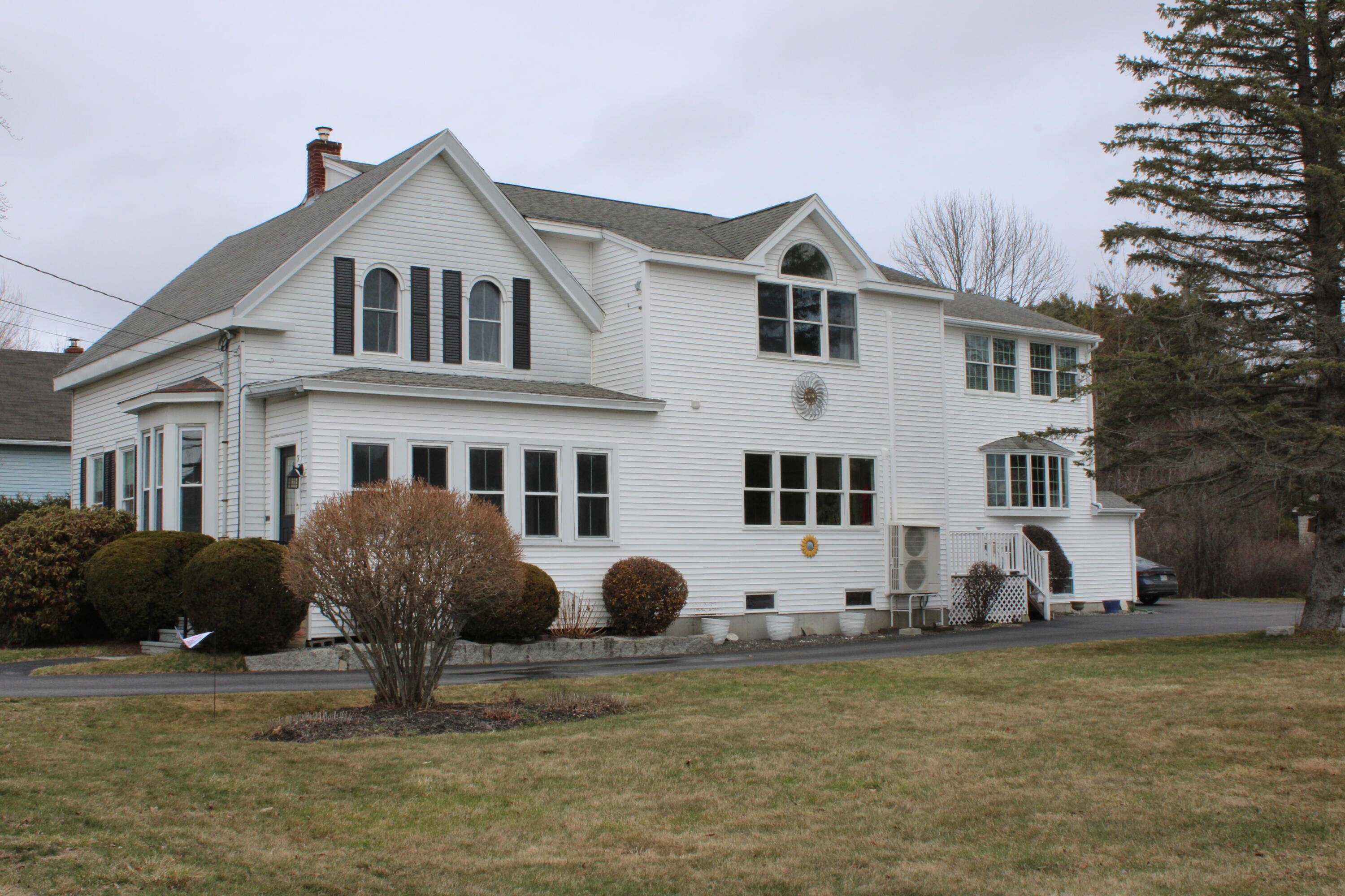 77 Granite Street Biddeford, ME 04005 - Photo 2 of 130 IMG_0128