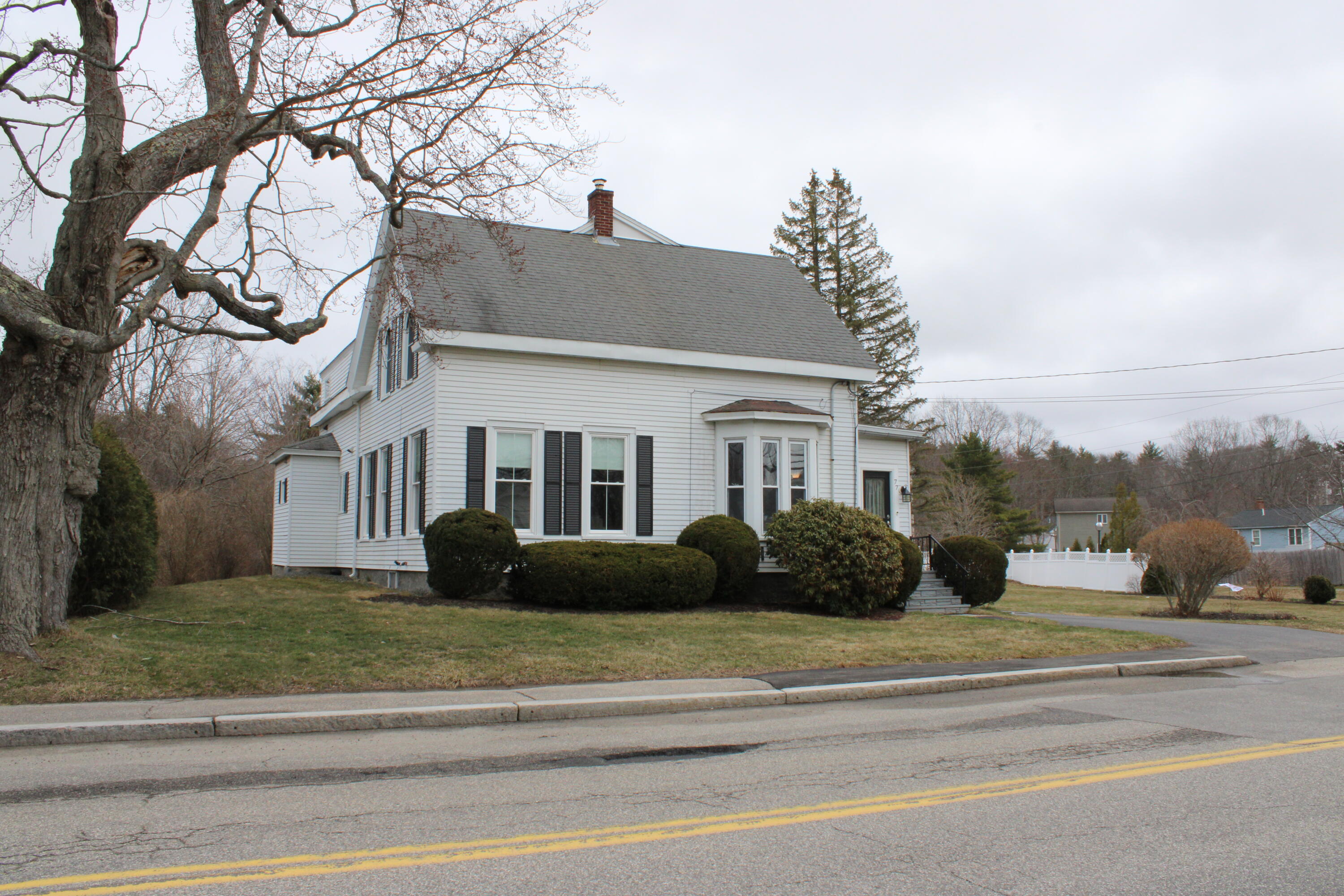 77 Granite Street Biddeford, ME 04005 - Photo 5 of 130 IMG_0131