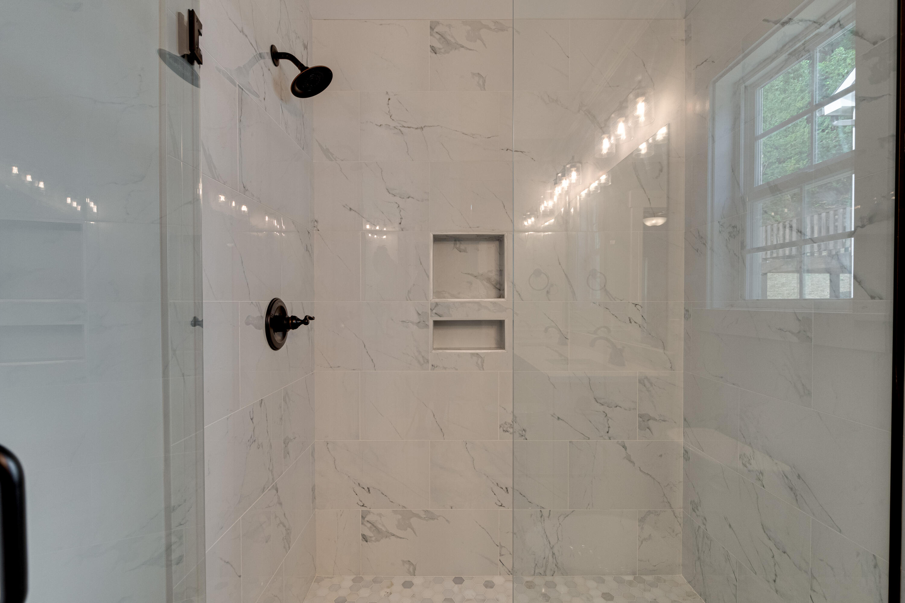 1095 Fernway Road Chattanooga, TN 37405 - Photo 15 of 27 1095 Fernway Rd interior-8
