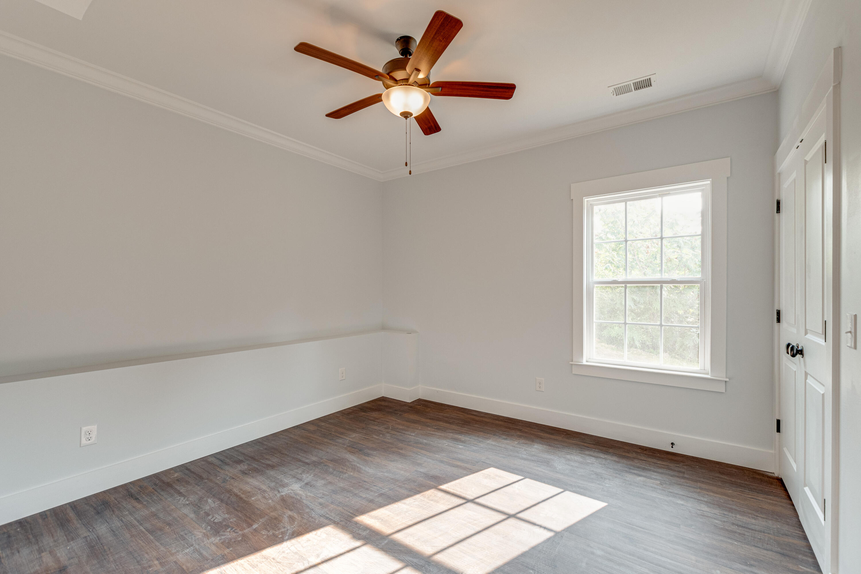 1095 Fernway Road Chattanooga, TN 37405 - Photo 18 of 27 1095 Fernway Rd interior-11