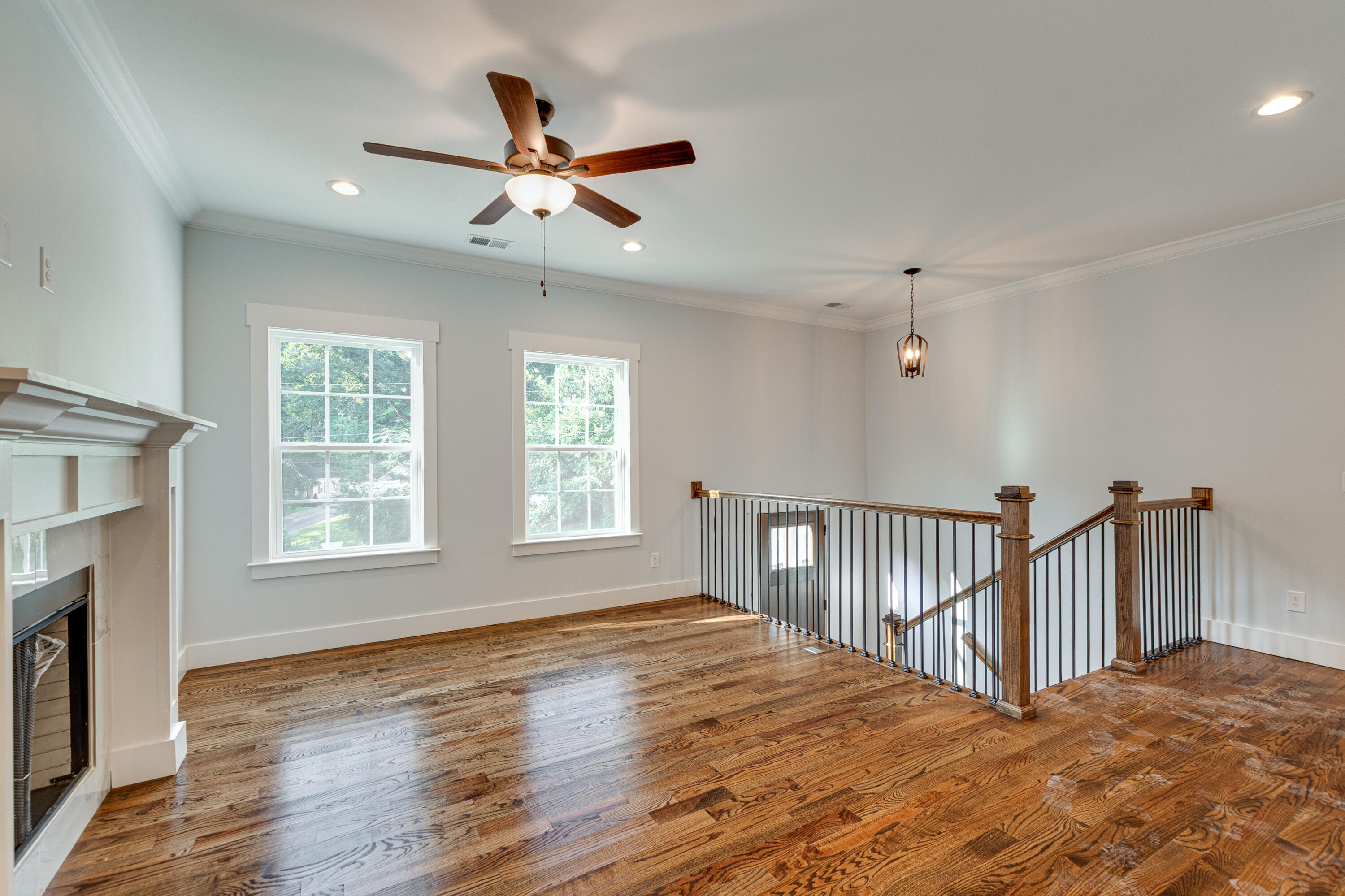 1095 Fernway Road Chattanooga, TN 37405 - Photo 9 of 27 1095 Fernway Rd interior-2