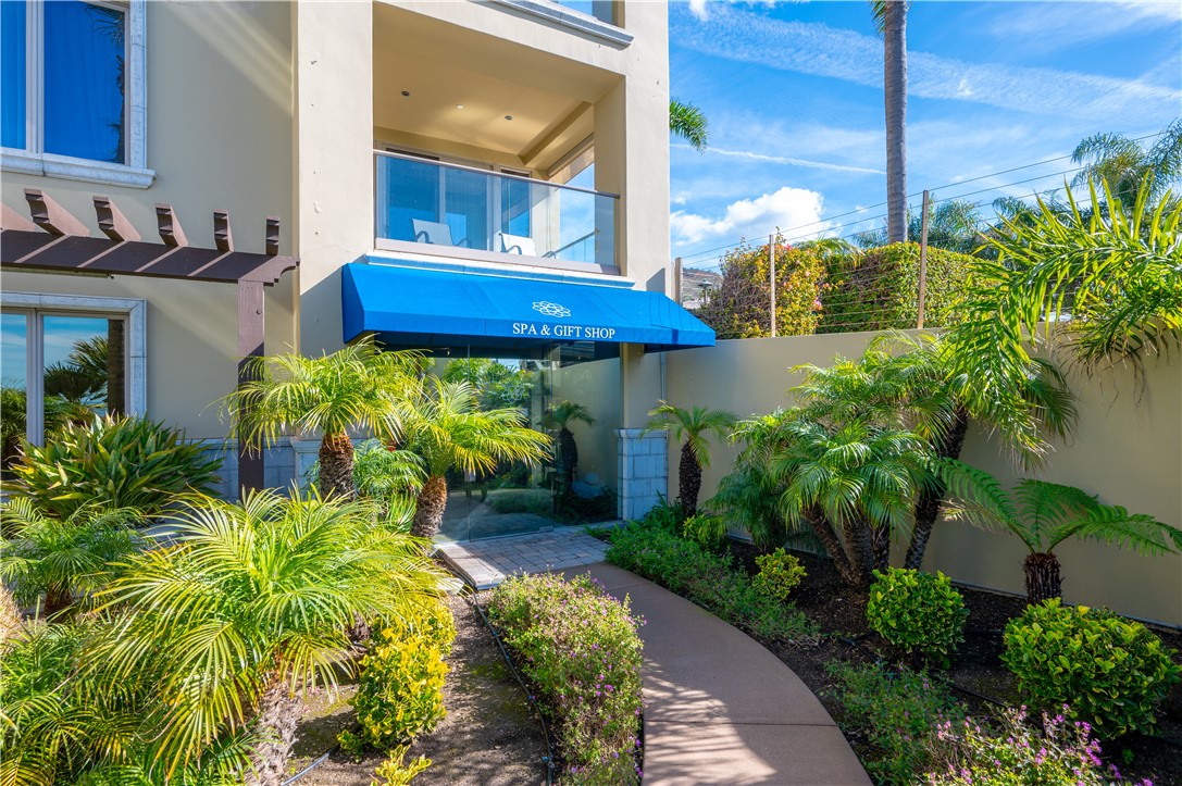 2727 Shell Beach Road, Unit 219 Pismo Beach, CA 93449 - Photo 26 of 35 a view of a yard with plants