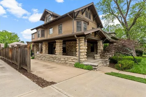 $679,000 | 3632 Pennsylvania Avenue, Kansas City, MO 64111