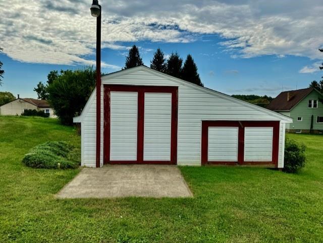 3938 Station Road New Castle, PA 16101 - Photo 20 of 23 a front view of a house with a yard