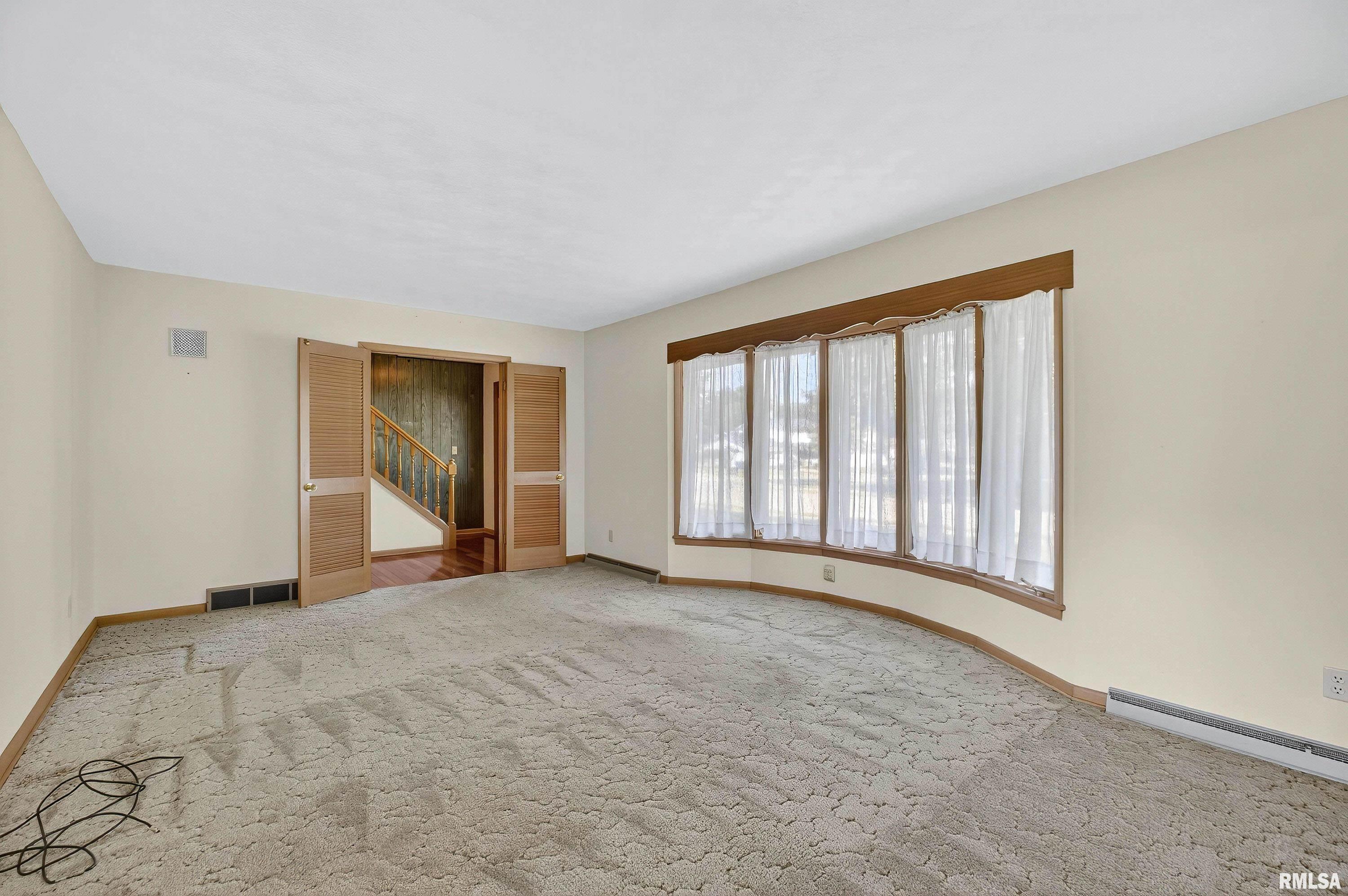 2882 Fairhaven Road Davenport, IA 52803 - Photo 8 of 39 Gallery Image 8