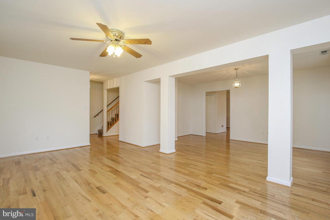 1213 Shesley Road Edgewater, MD 21037 - Photo 9 of 30 Living Room