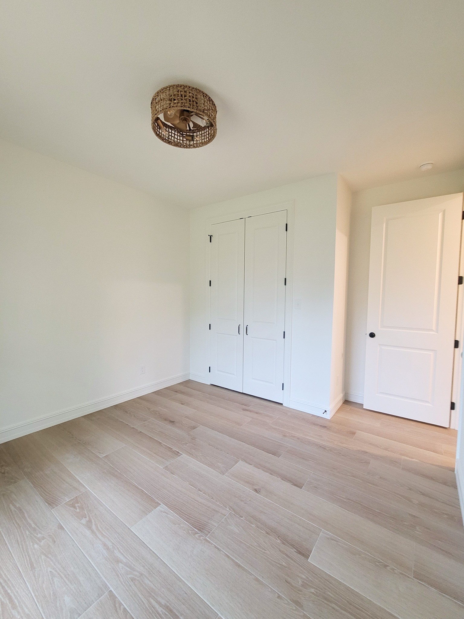 6202 Johnson Road Orange, TX 77632 - Photo 5 of 26 a view of an empty room