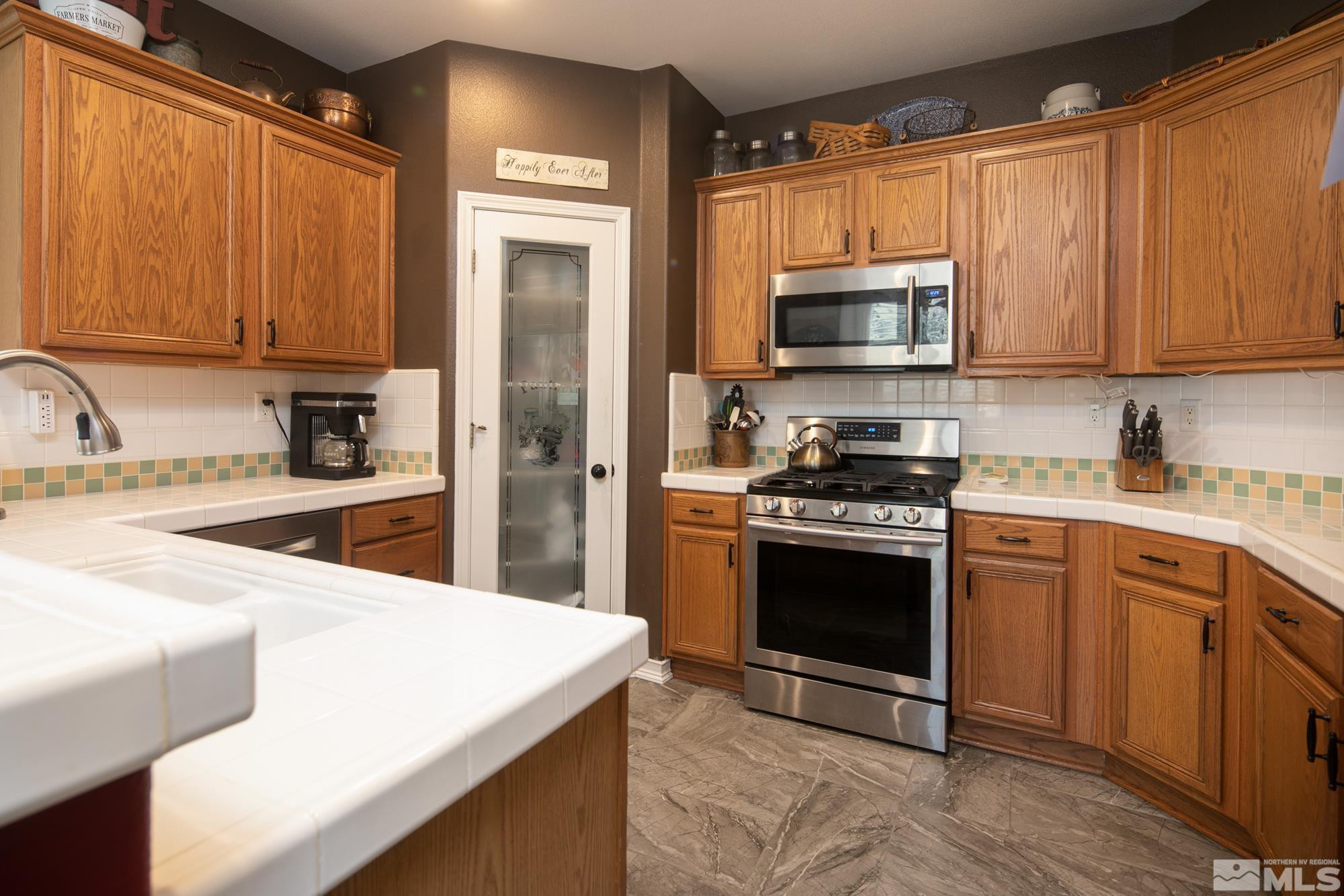 3025 Banestone Road Sparks, NV 89436 - Photo 8 of 30 Photo 8