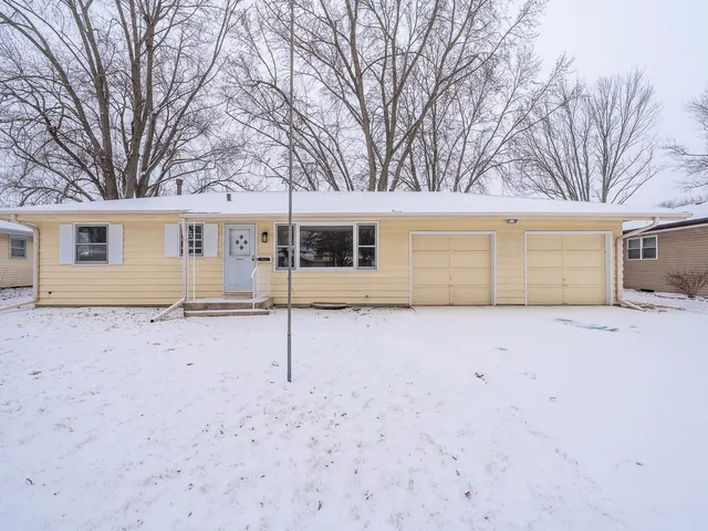 $299,900 | 1940 Richard Street, Aurora, IL 60506
