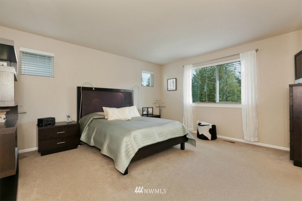 17017 16th Drive Southeast Bothell, WA 98012 - Photo 11 of 19 Gallery Image 11