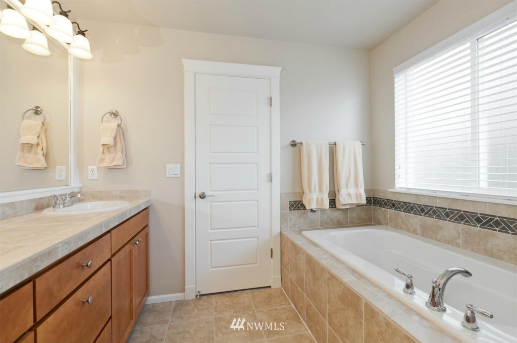 17017 16th Drive Southeast Bothell, WA 98012 - Photo 13 of 19 Gallery Image 13