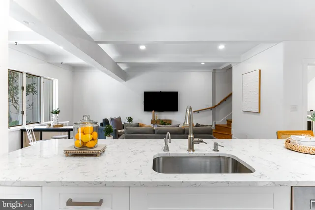 $1,495,000 | 5 Tall Tree Court, Baltimore, MD 21208