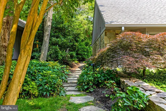 $1,495,000 | 5 Tall Tree Court, Baltimore, MD 21208