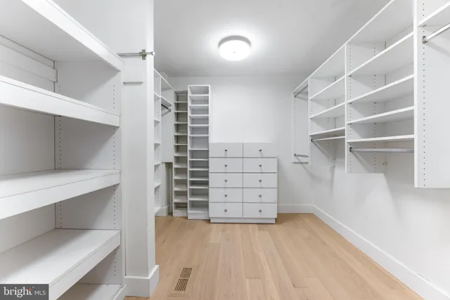 $1,495,000 | 5 Tall Tree Court, Baltimore, MD 21208