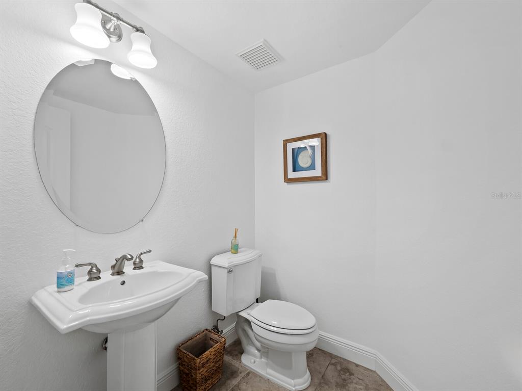 650 Golden Gate Point, Unit 401 Sarasota, FL 34236 - Photo 26 of 50