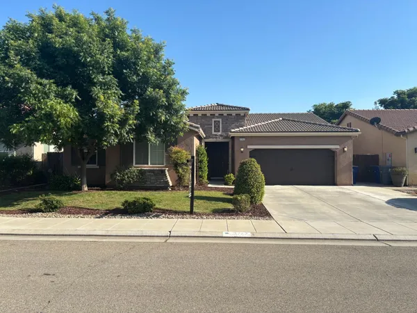 $549,000 | 3742 Wrenwood Avenue, Clovis, CA 93619