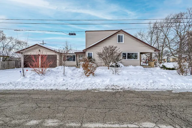 $365,000 | 5001 Harnew Road South, Oak Lawn, IL 60453