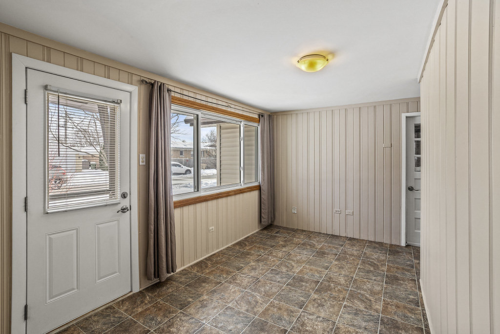 5001 Harnew Road South Oak Lawn, IL 60453 - Photo 16 of 37