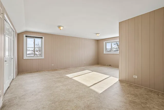 $365,000 | 5001 Harnew Road South, Oak Lawn, IL 60453