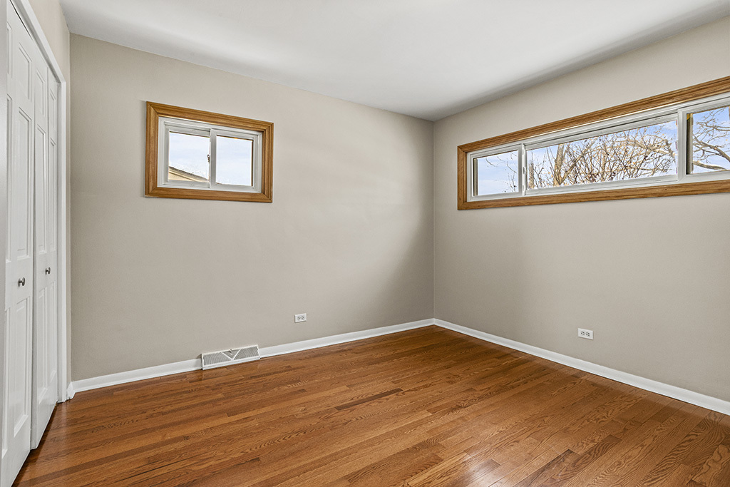 5001 Harnew Road South Oak Lawn, IL 60453 - Photo 23 of 37